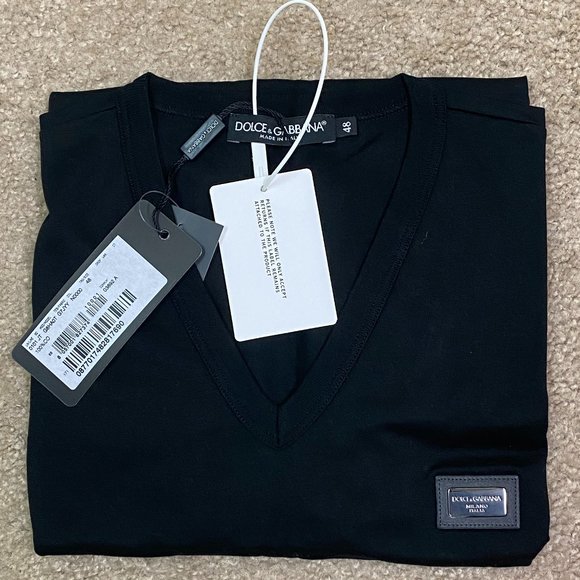 Dolce & Gabbana V-neck T-shirt Black with plaque mens IT 48 or Medium - Picture 2 of 7